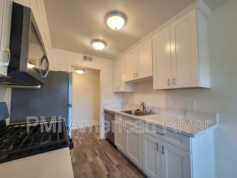 7145 Bacchini Ave - Photo 5 of 14