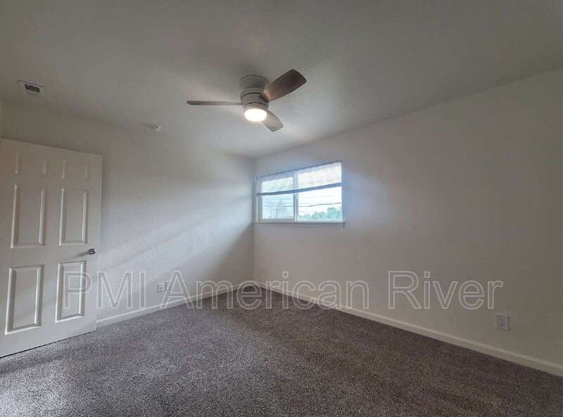 7145 Bacchini Ave - Photo 7 of 14