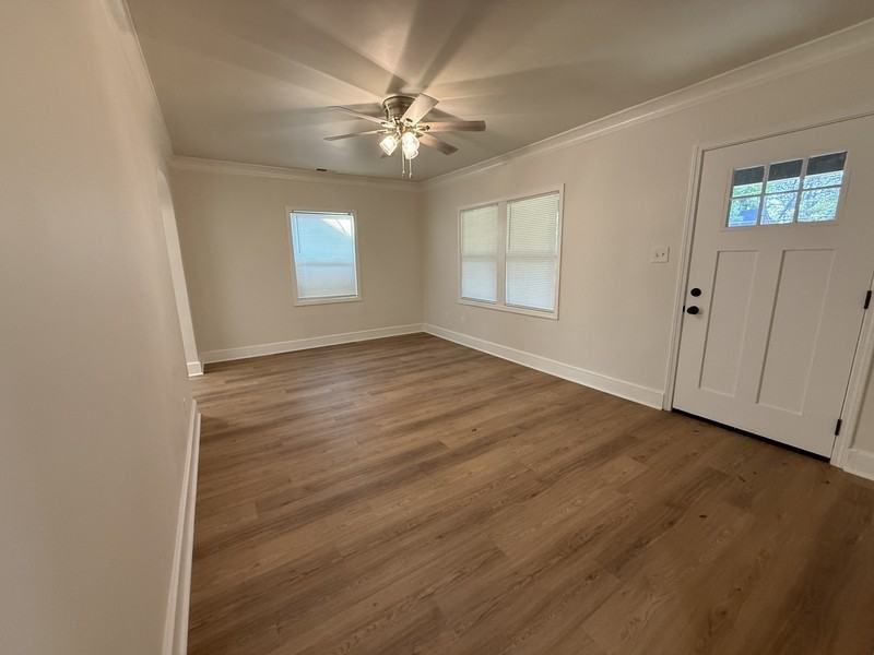 3739 Rhea Ave - Photo 4 of 46