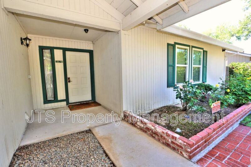 6069 Kingwood Cir - Photo 5 of 50