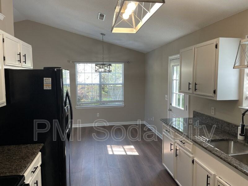 103 Walnut Grove Cir - Photo 4 of 36