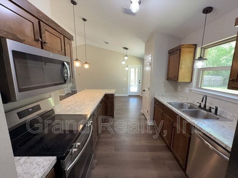 4090 Charles Cir - Photo 6 of 22