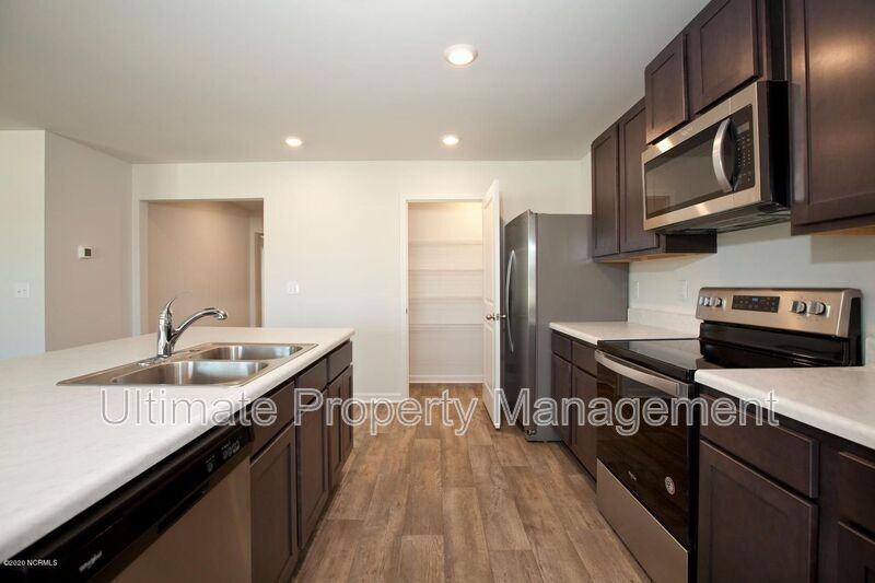 585 Draymore Dr Ne - Photo 3 of 32