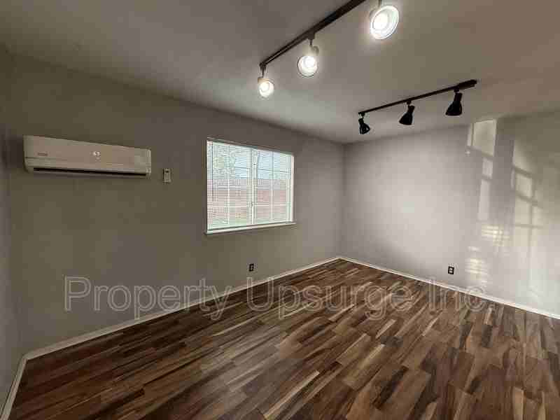 3404 Bechelli Ln - Photo 3 of 5