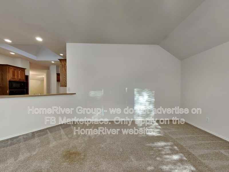 1503 Parkside Dr - Photo 2 of 29