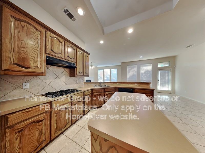 1503 Parkside Dr - Photo 7 of 29