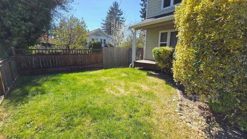 1733 N Wycoff Ave - Photo 7 of 40