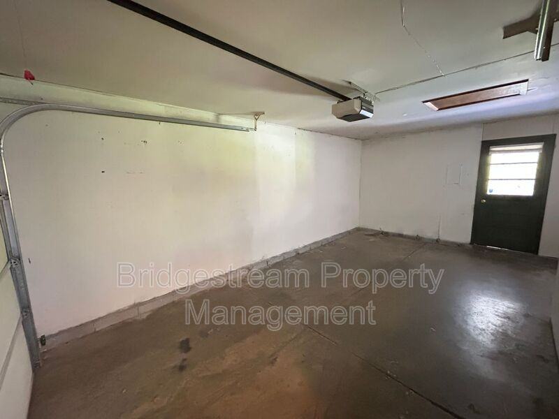 1912 High Knoll Dr - Photo 2 of 15