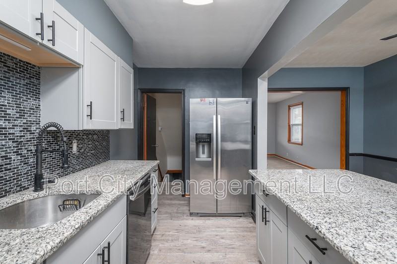 1237 Delbert Ave - Photo 6 of 29