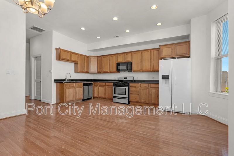 1614 Mcculloh St - Photo 7 of 20