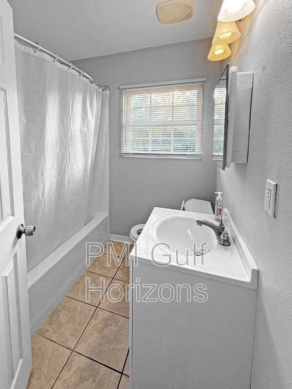 5 Ellinor Ct #B - Photo 7 of 12