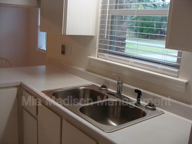 112 Jacquelyn Dr - Photo 6 of 18