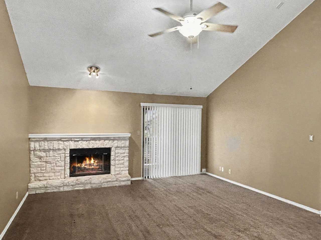 12446 Starcrest Dr - Photo 3 of 25