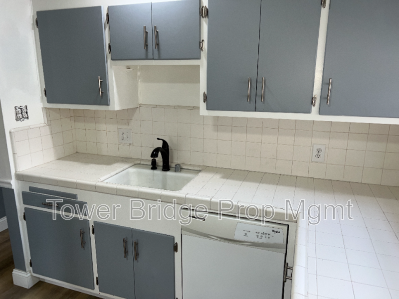 1328 School St - Photo 4 of 18