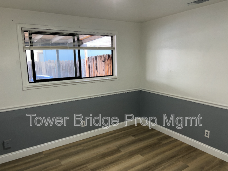 1328 School St - Photo 5 of 18