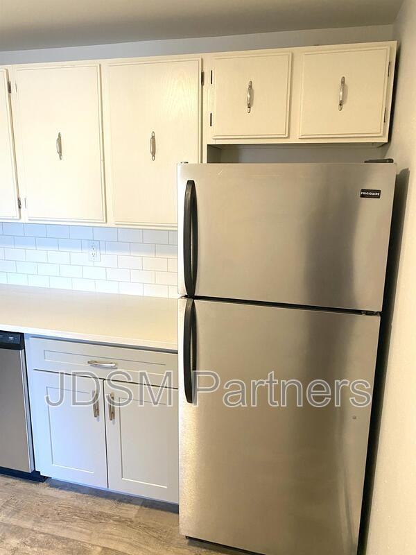 2455 Bryant St #10 - Photo 4 of 27