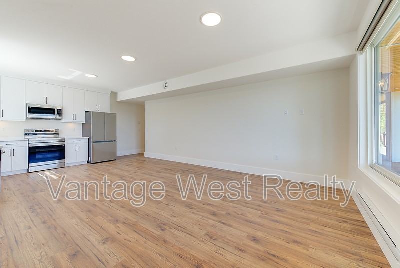 1524 Vineyard Dr - Photo 2 of 18