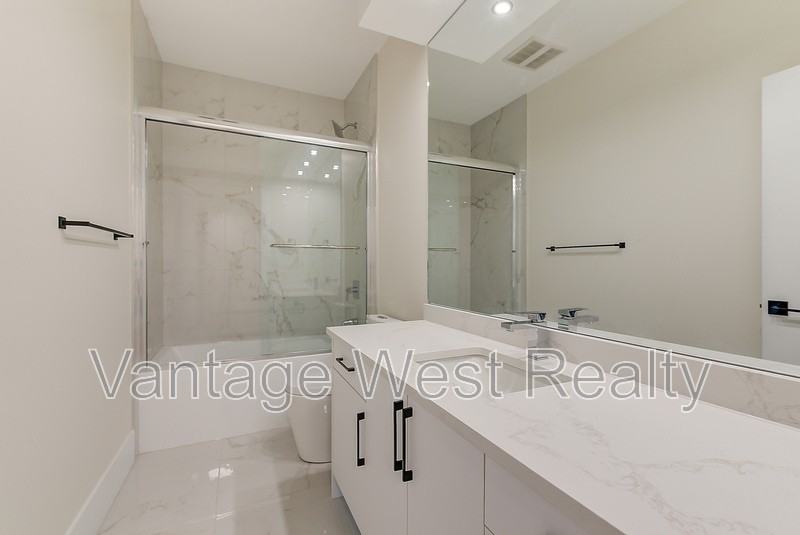 1524 Vineyard Dr - Photo 7 of 18