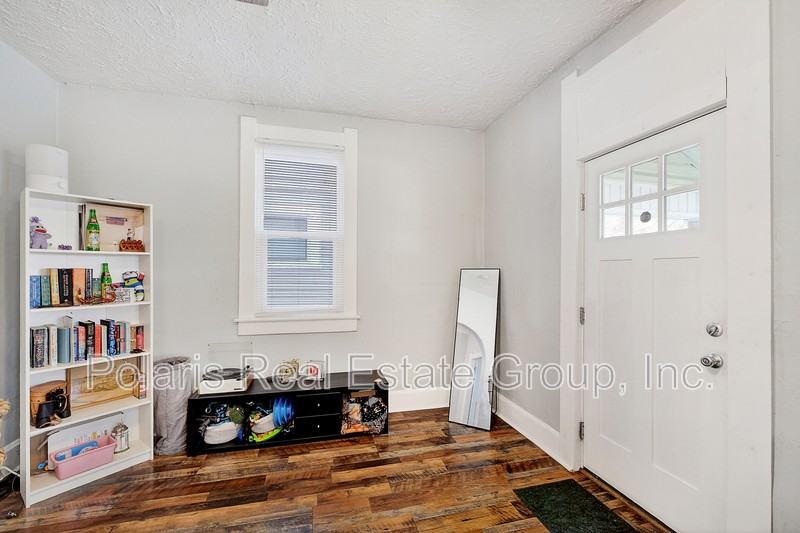 1201 Saint Peter St - Photo 5 of 25