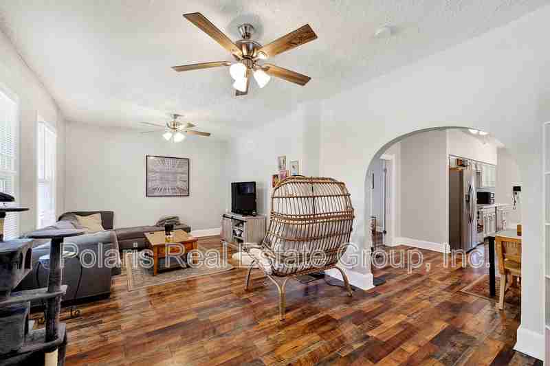 1201 Saint Peter St - Photo 6 of 25