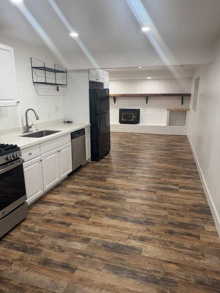 664 N 960 E - Photo 5 of 21