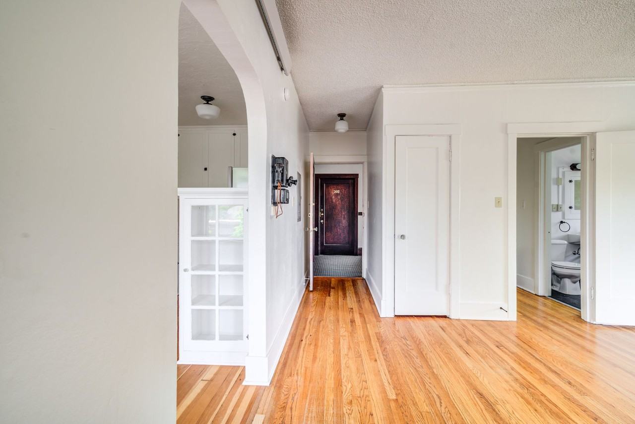 Ladd Apartments - Photo 4 of 38