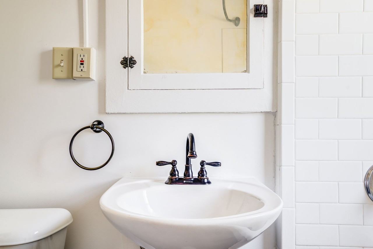 Ladd Apartments - Photo 6 of 38