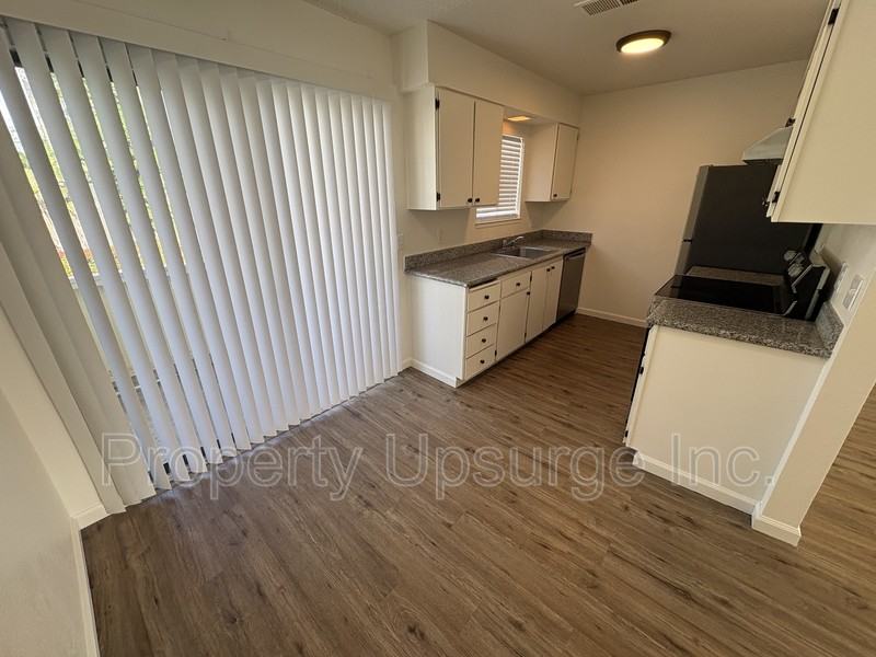 715 Mary St #24 - Photo 3 of 14