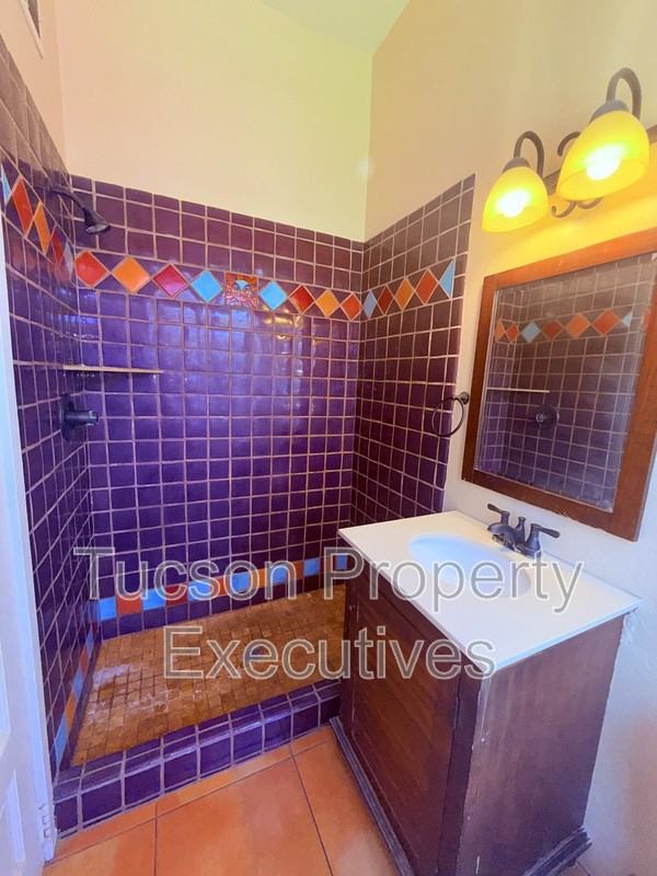 502 E University Blvd - Photo 3 of 14