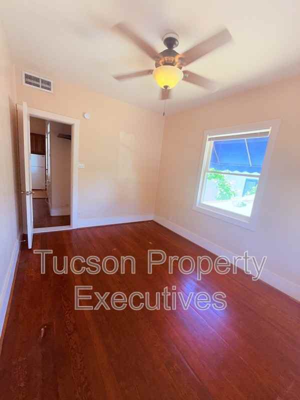 502 E University Blvd - Photo 7 of 14