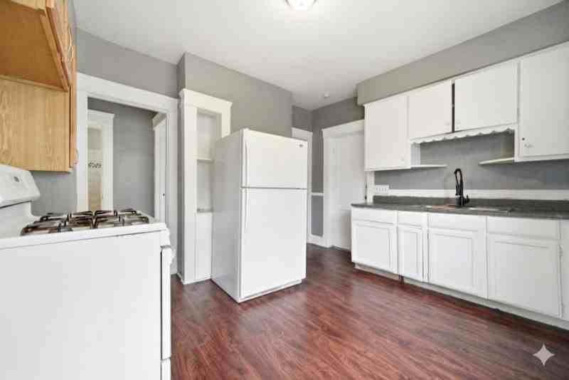 389 E 116th St - Photo 4 of 15