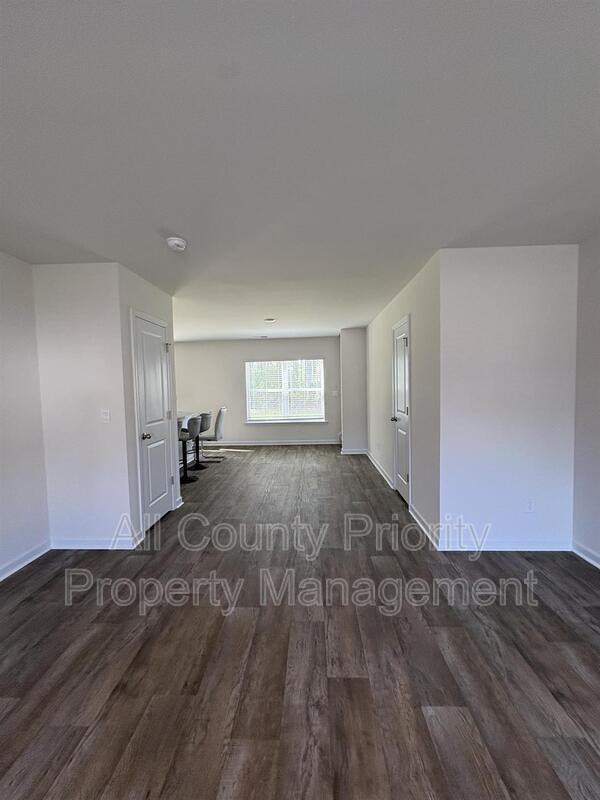 3803 Falcon Ct - Photo 5 of 14