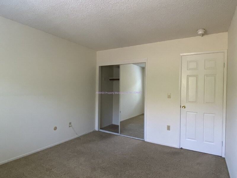 540 D St #6 - Photo 4 of 10