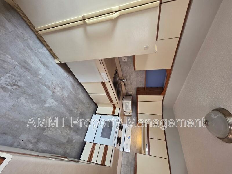 848 Jr Real Estate:Dover Street - Photo 6 of 17