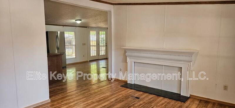 3864 Wendell St - Photo 2 of 13