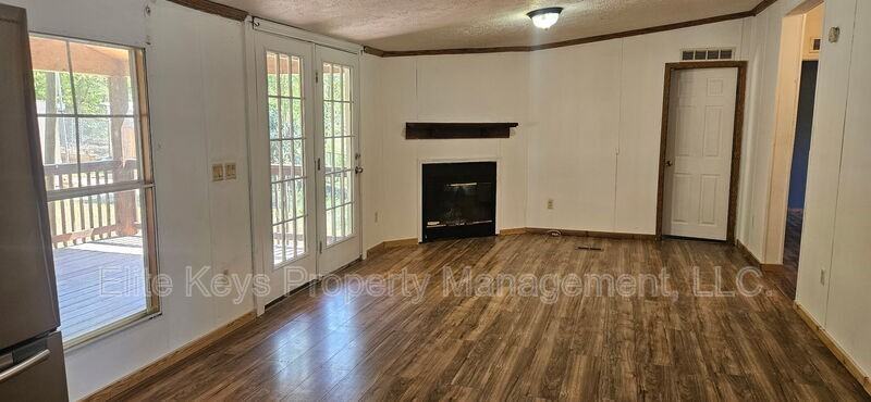 3864 Wendell St - Photo 3 of 13