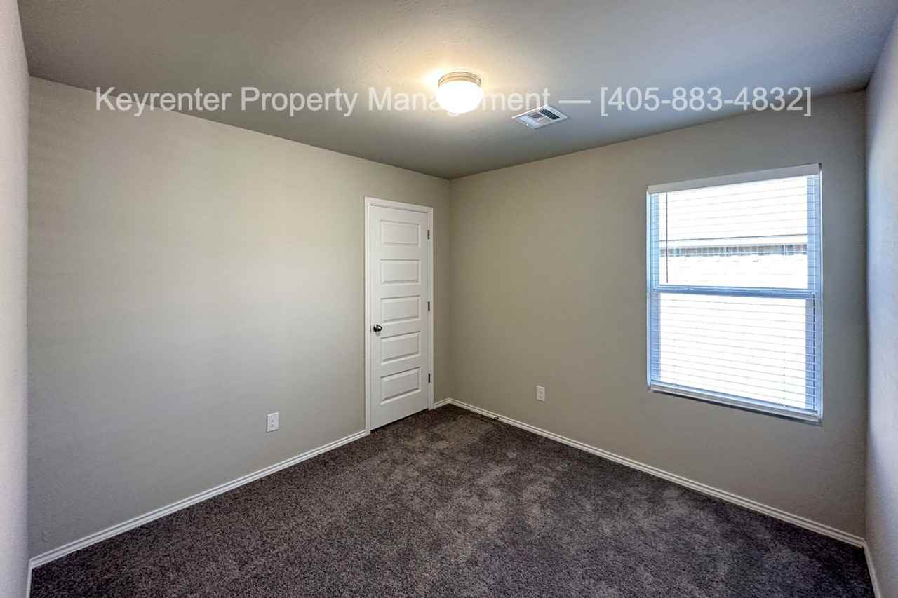 11713 Nw 95th St - Photo 4 of 22