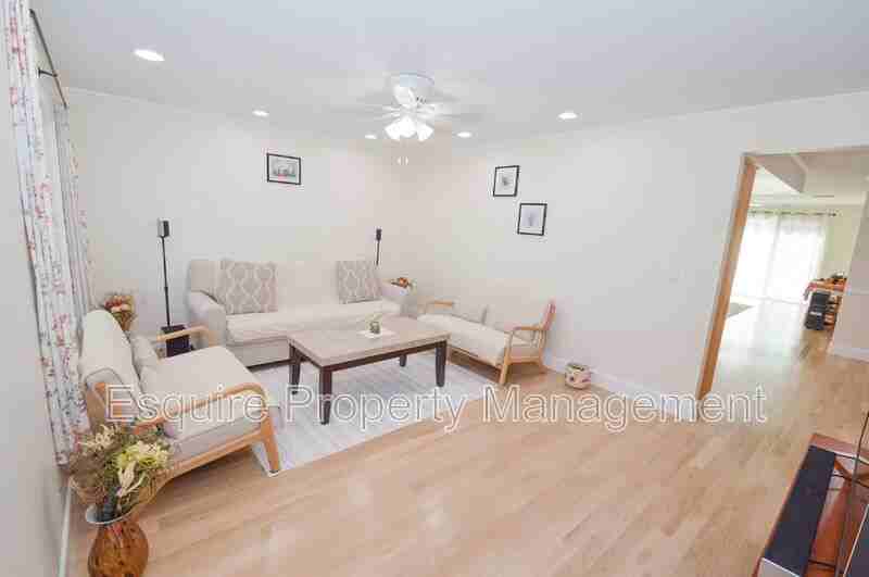 279 Maple Rd - Photo 2 of 18