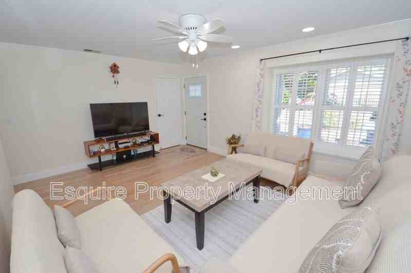 279 Maple Rd - Photo 3 of 18