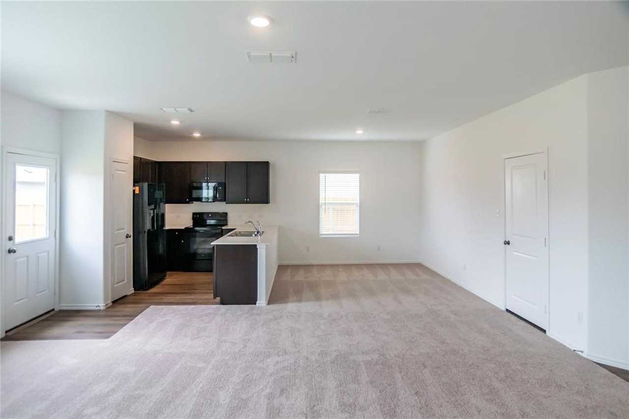 112 Dollars Dr - Photo 6 of 28