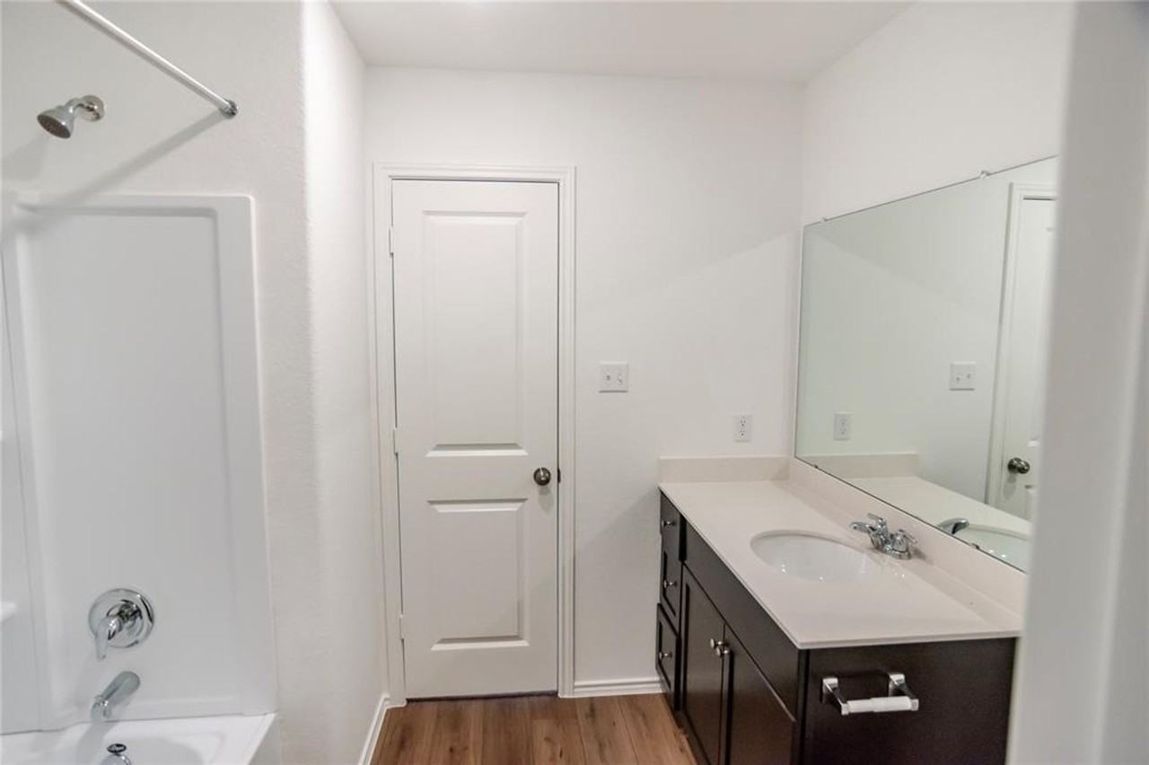 112 Dollars Dr - Photo 7 of 28