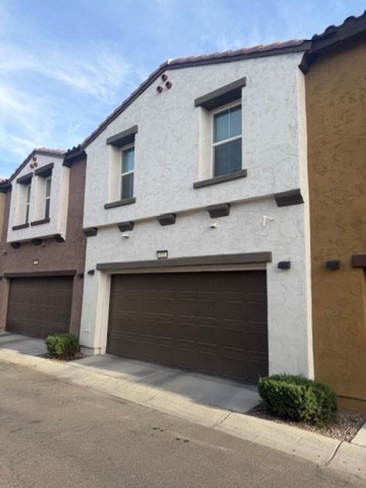 575 W Westchester Ave - Photo 2 of 18