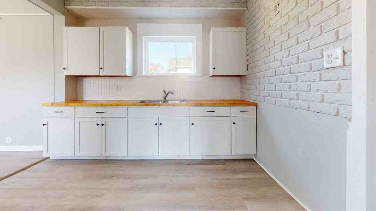 1117 Arlington Ave Sw - Photo 2 of 15