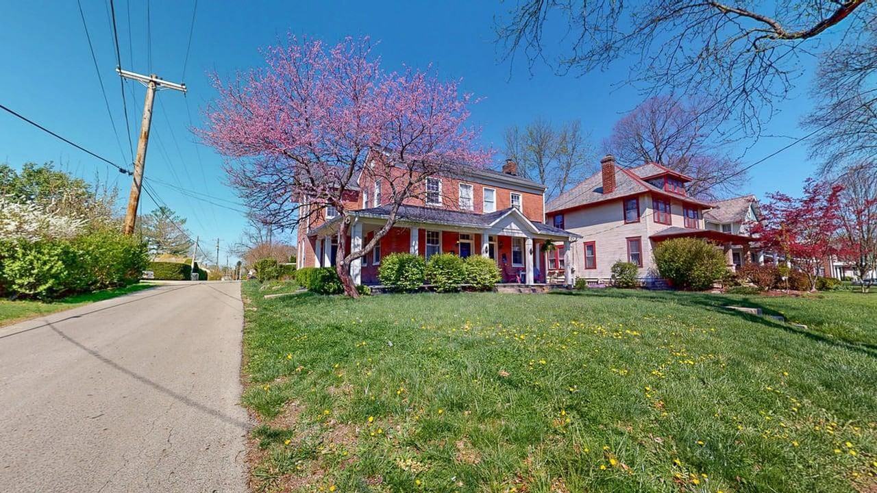 221 Front St - Photo 2 of 27