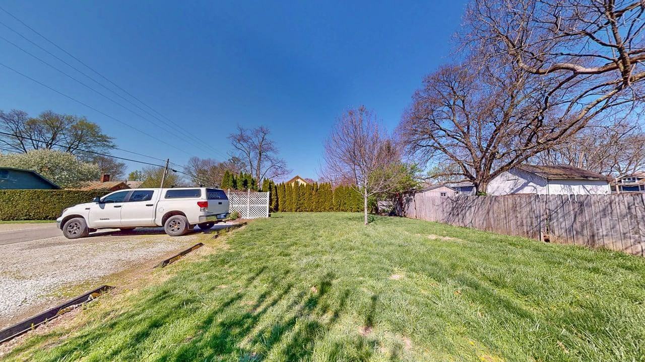 221 Front St - Photo 5 of 27