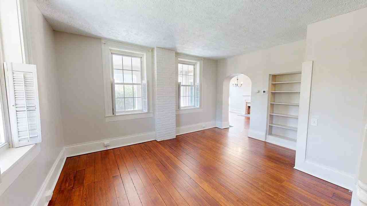 221 Front St - Photo 7 of 27