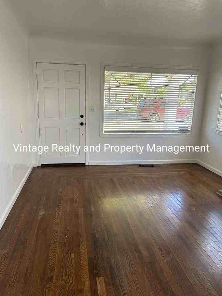 308 Louie Ave - Photo 2 of 17