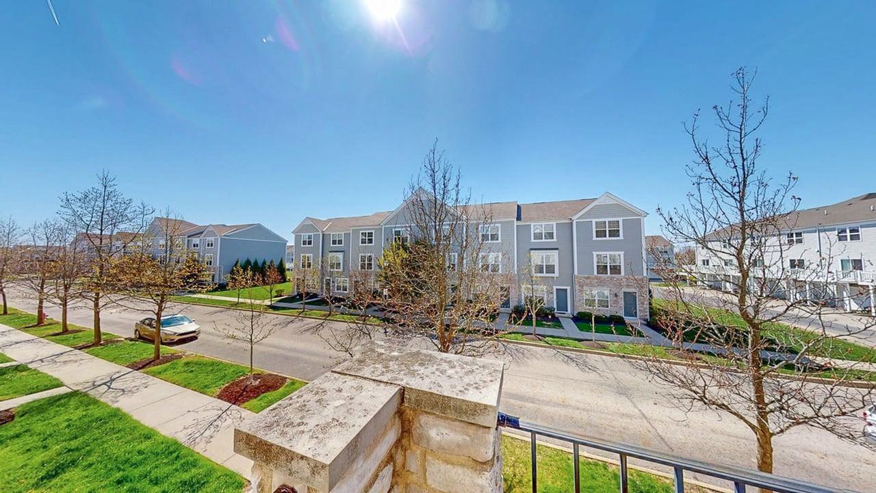 5930 Winberry Creek Dr - Photo 3 of 32