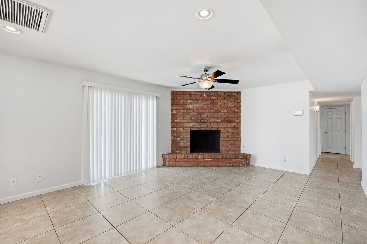 2150 W Eugie Ave - Photo 7 of 39