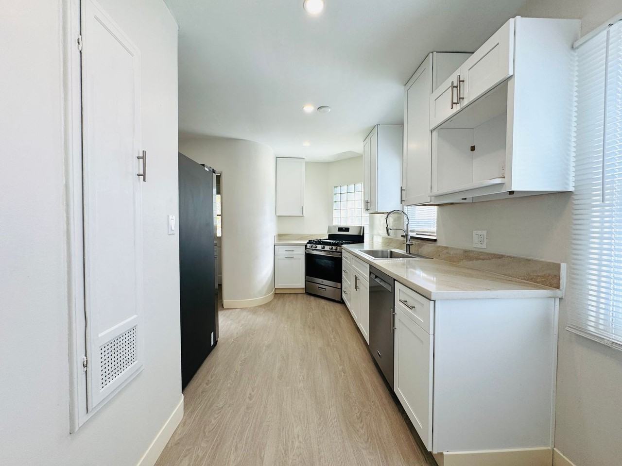 4825 Rolando Blvd - Photo 7 of 18